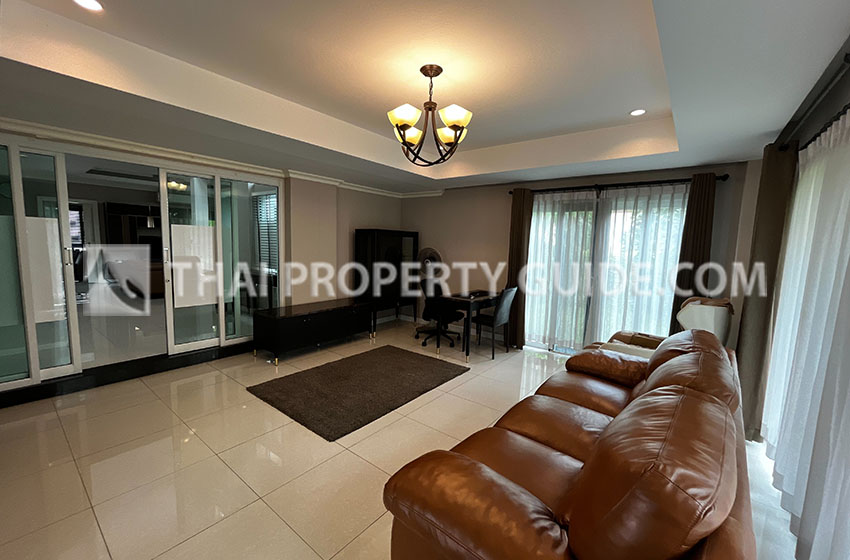 House with Shared Pool in Sukhumvit 